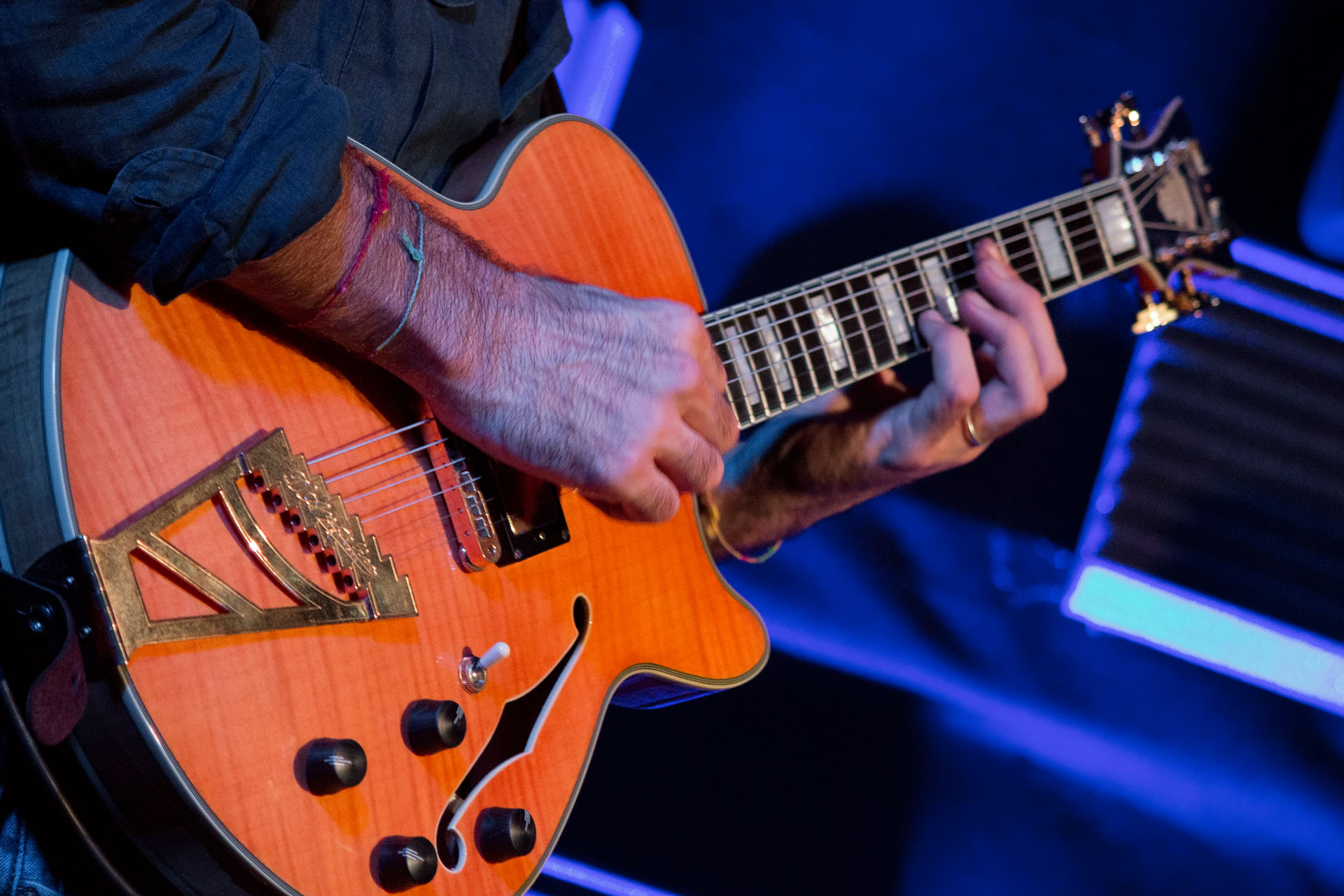 equipped with Seymour Duncan '59 pickups